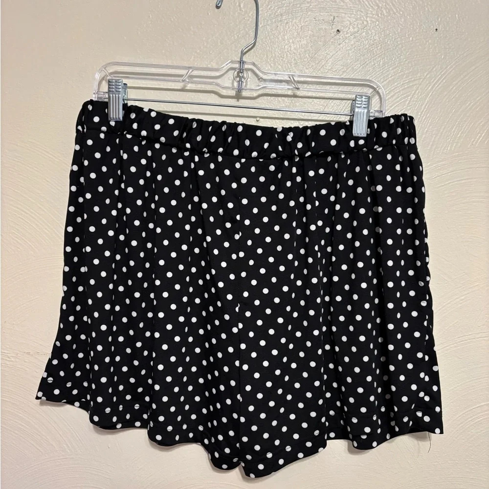 Robert Louis Black and White Polka Dot High Waist Shorts - Picture 6 of 6